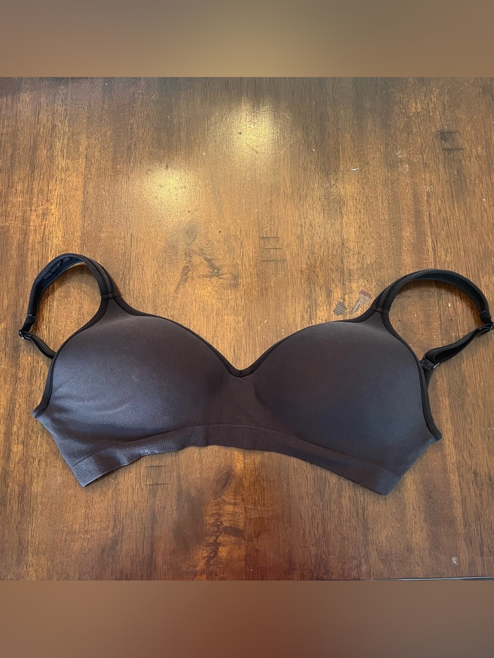 Bali Comfort Revolution Wireless Bra in Black Size 32DD Thick Straps Wire Free